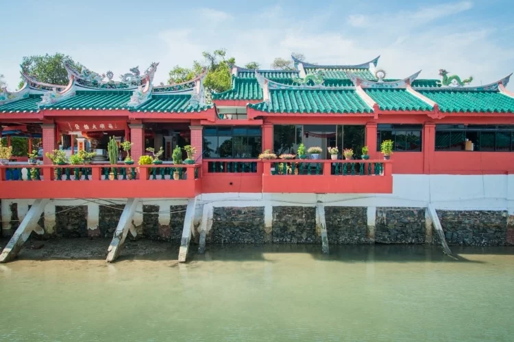 chinese temple kusu island singapore