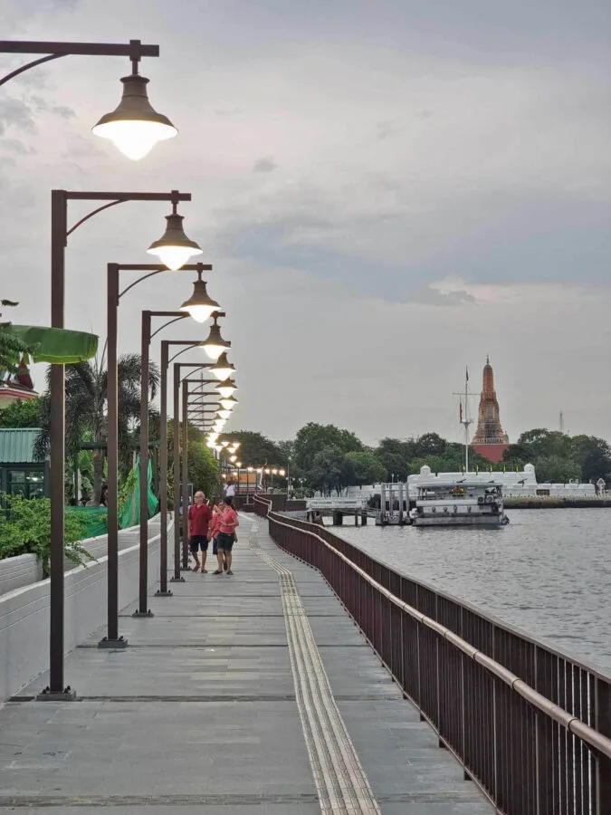riverside walk kudee jin district bangkok