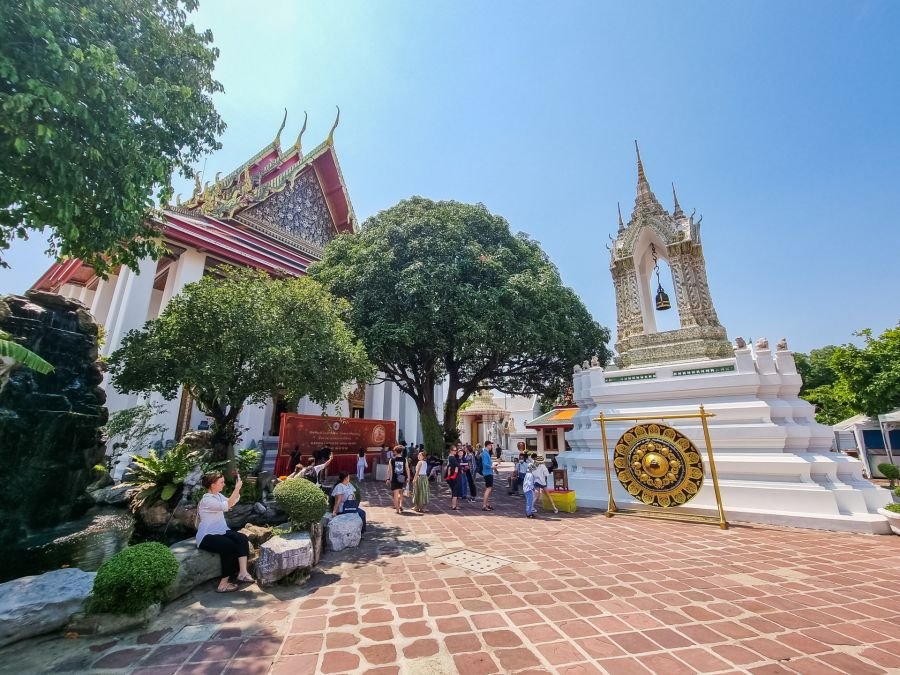 batiment abritant le bouddha allongé du wat pho bangkok