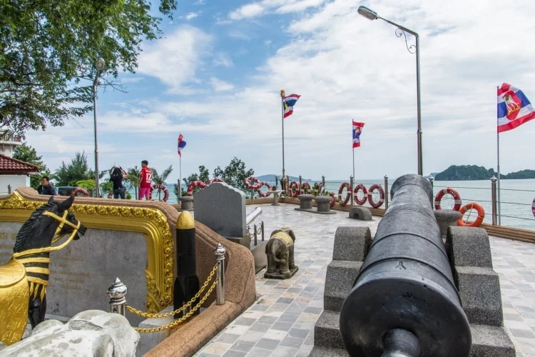 krom cannons luang chumphon khet udomsak shrine