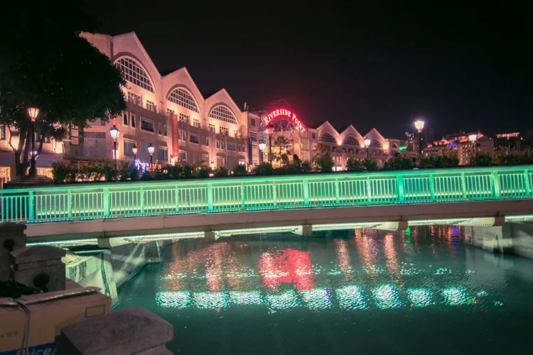 clarke quay at night singapore