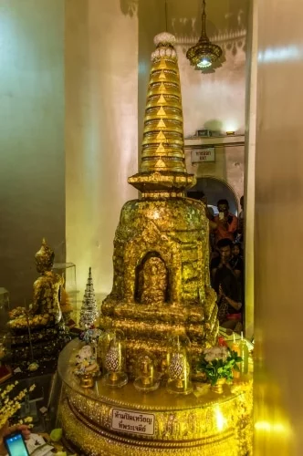 heart chedi mountain or wat saket bangkok