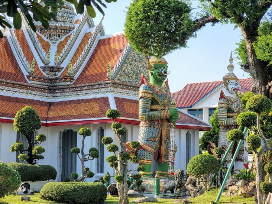 gardiens entree wat arun bangkok