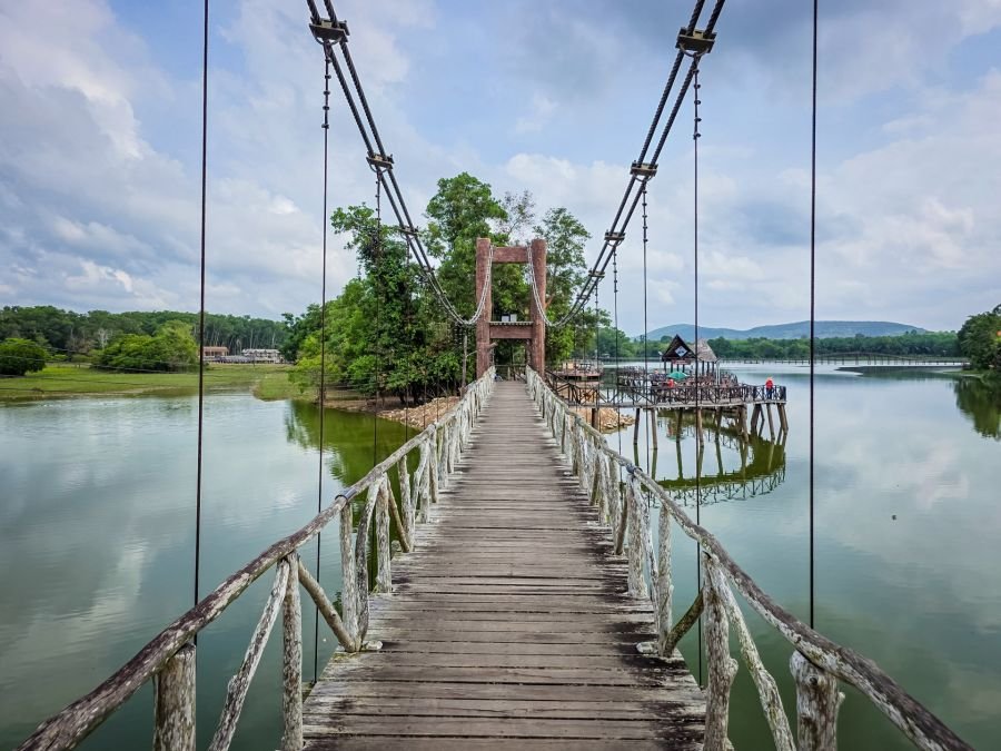 le pont suspendu de nong yai area development project under royal initiative chumphon