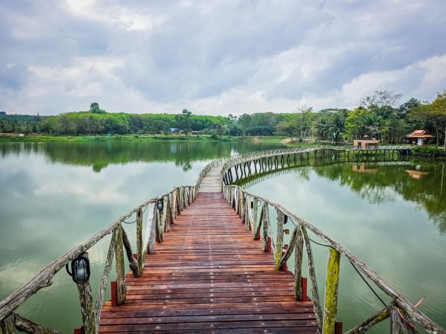 pont en bois au nong yai area development project under royal initiative chumphon