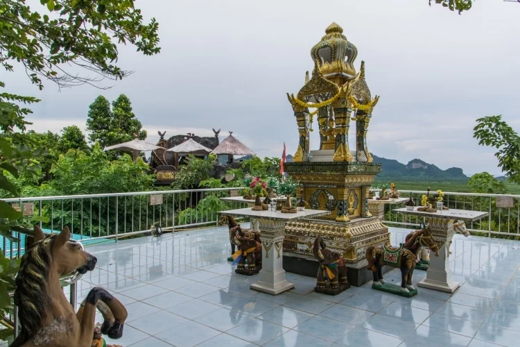 shrine wat kaeo prasert chumphon thailand
