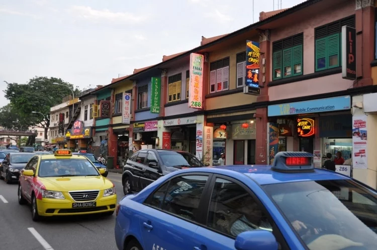 singapore street taxis