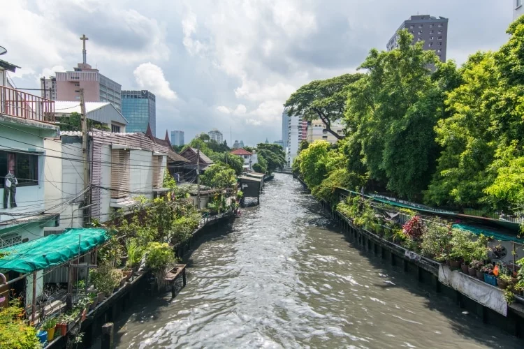 crossing to ban krua district bangkok