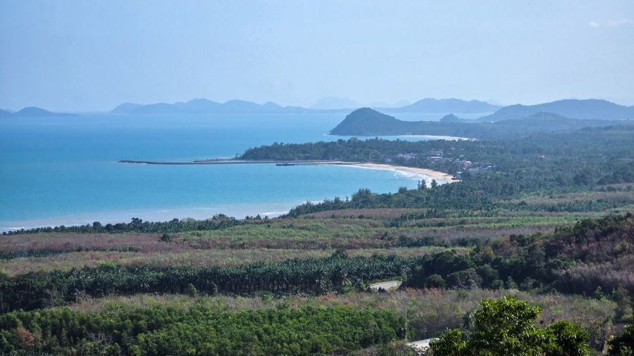 vue sur littoral depuis khao dinsor viewpoint chumphon