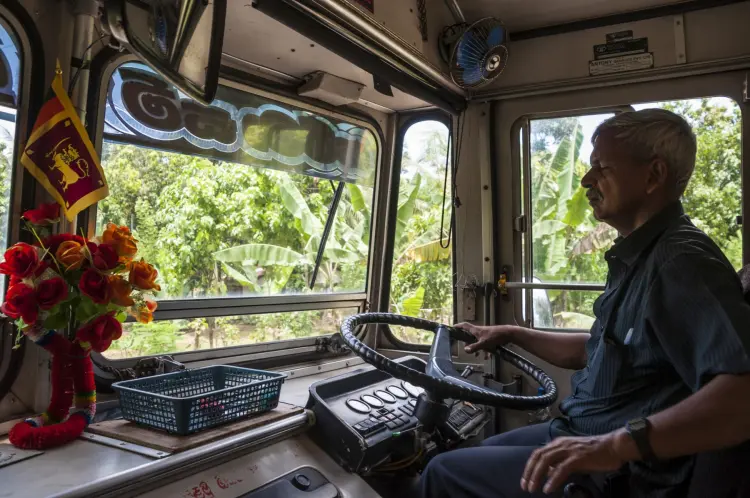 in bus sri lanka