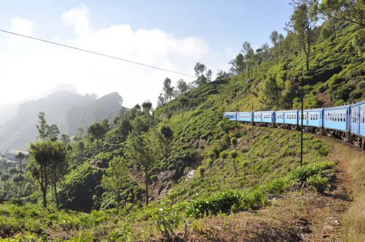 scenic landscape train mountains sri lanka