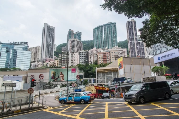 crossroads entrance peak tram - hong kong