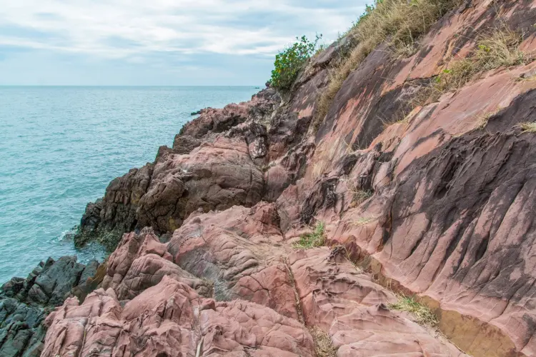 pink stone kung krabaeng wildlife sanctuary - chao lao - chanthaburi