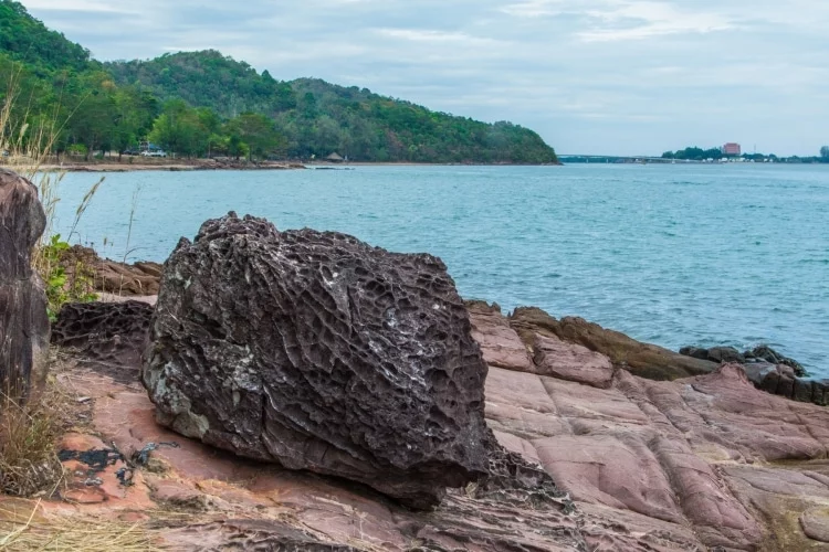 rock holes kung krabaeng wildlife sanctuary - chao lao - chanthaburi