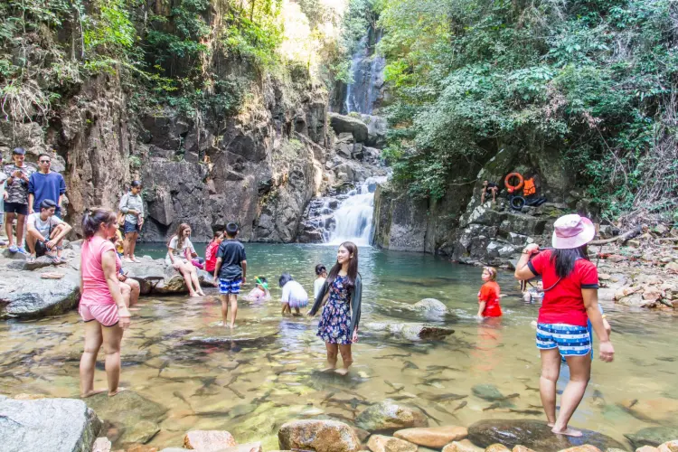 thais - namtok phlio - chanthaburi - thailand