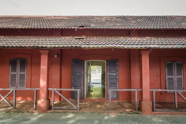 tuek daeng laem sing - chanthaburi