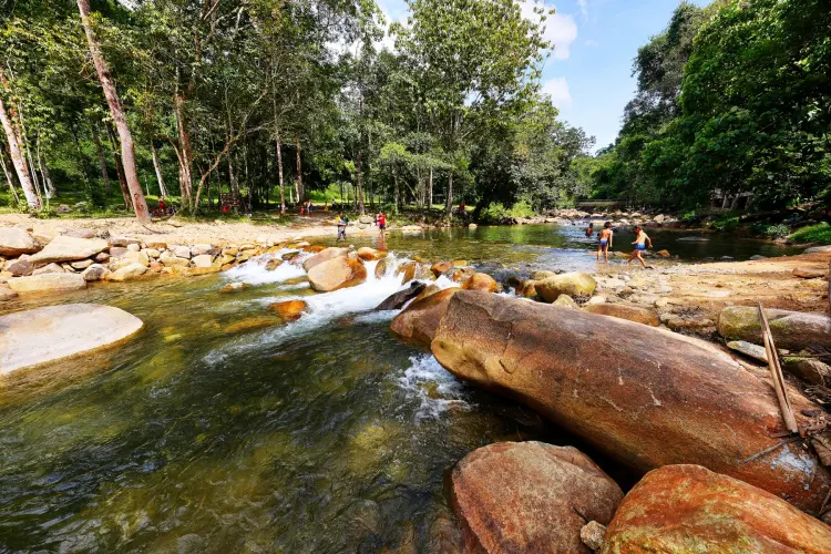 towards khlong phaibun khao khitchakut chanthaburi waterfall