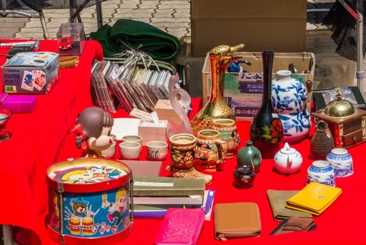 osaka charity flee market shin-osaka japan odds and ends