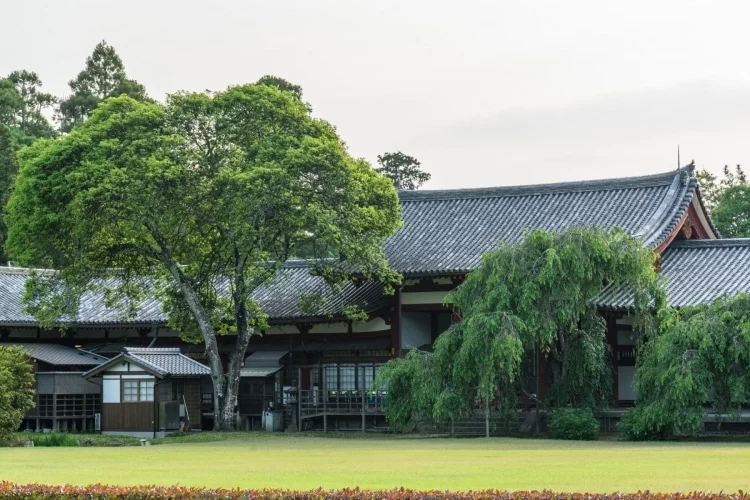 cloister todai-ji temple nara - japan