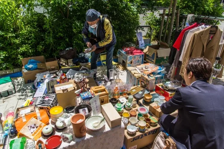 osaka charity flee market shin-osaka japan