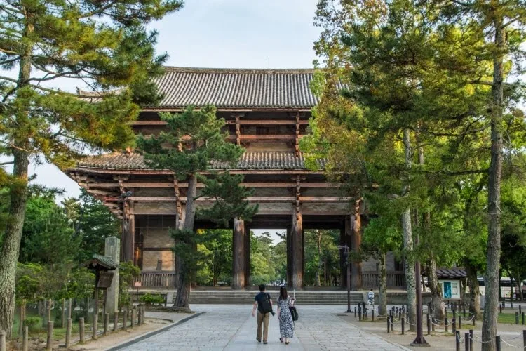 return south gate nandaimon todai-ji nara - japan