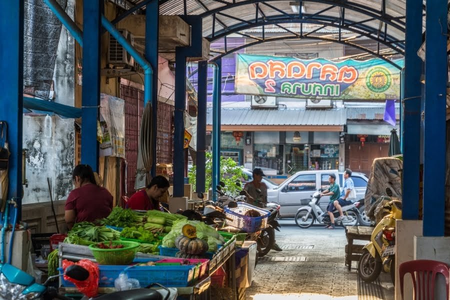 accès au marché couvert uthai thani - thailande