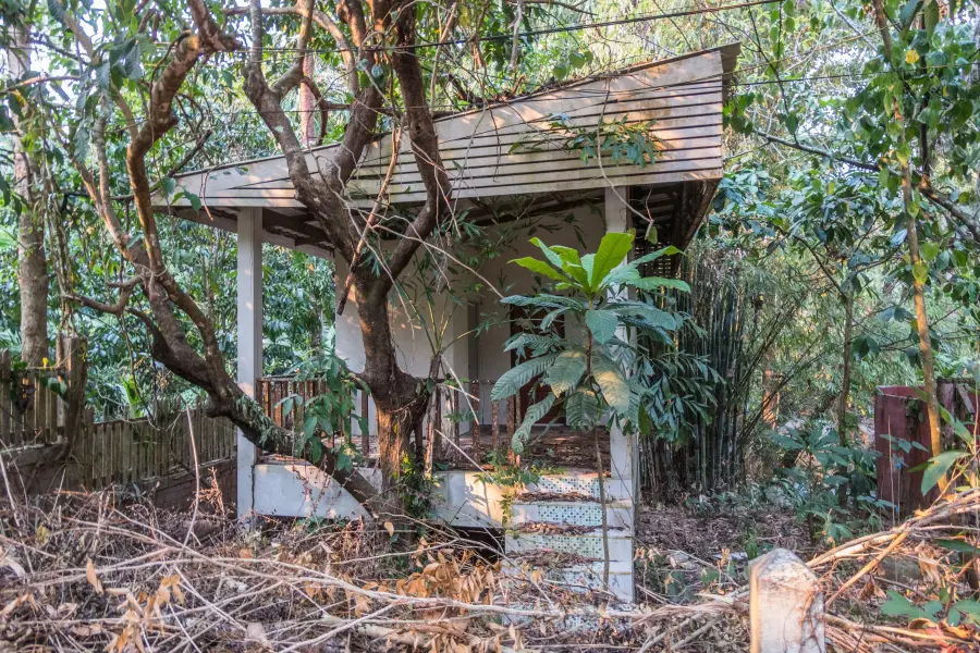 old bungalow waterfall khlong chao lueam ko chang - thailand