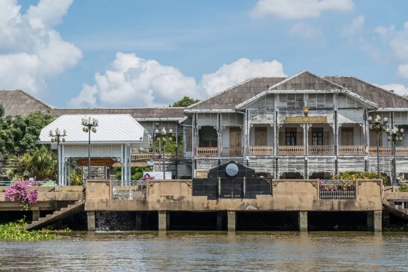 nonthaburi museum building boat stop n30