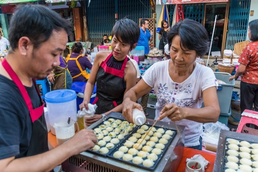 boules coco marché samedi uthai thani - thailande