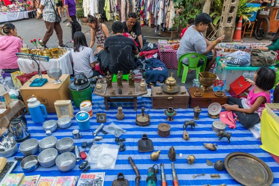 brocante marché samedi uthai thani - thailande