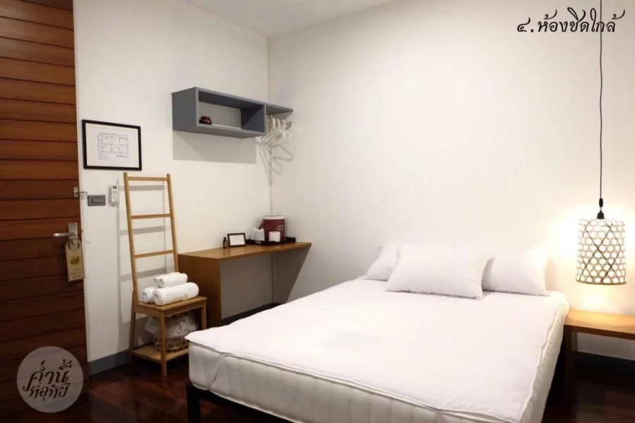 chambre hotel comeneeteeuthai uthai thani