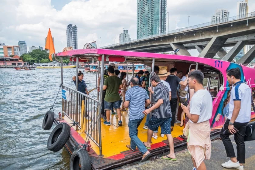 chao phraya express orange flag saphan taksin