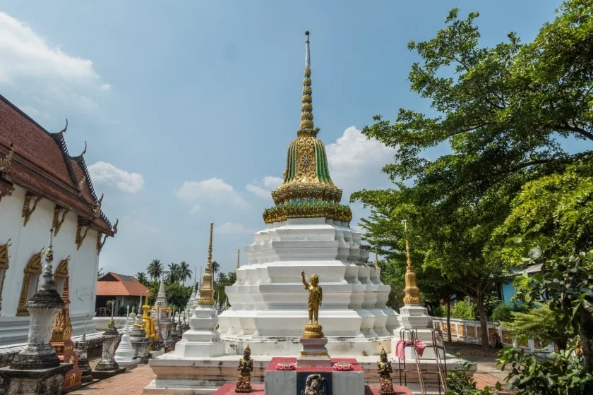 chedi temple wat chimphli sutthawat ko kret