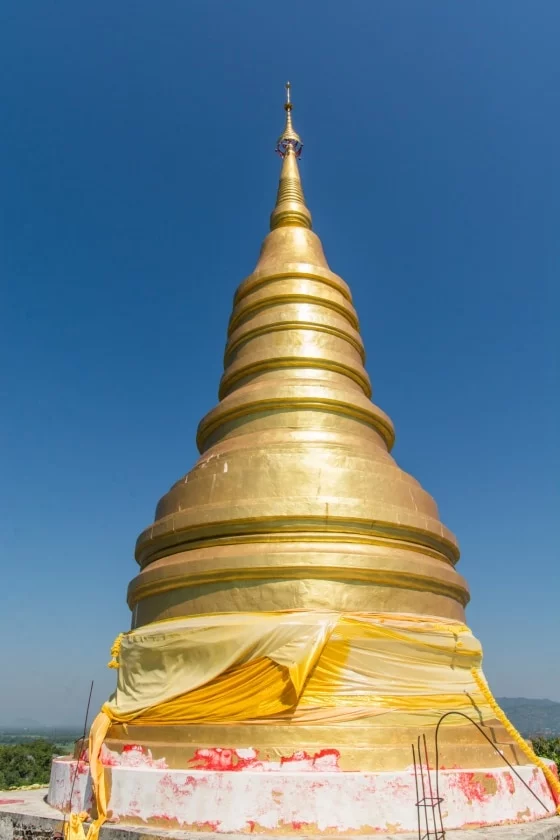 chedi wat tham khao pun kanchanaburi