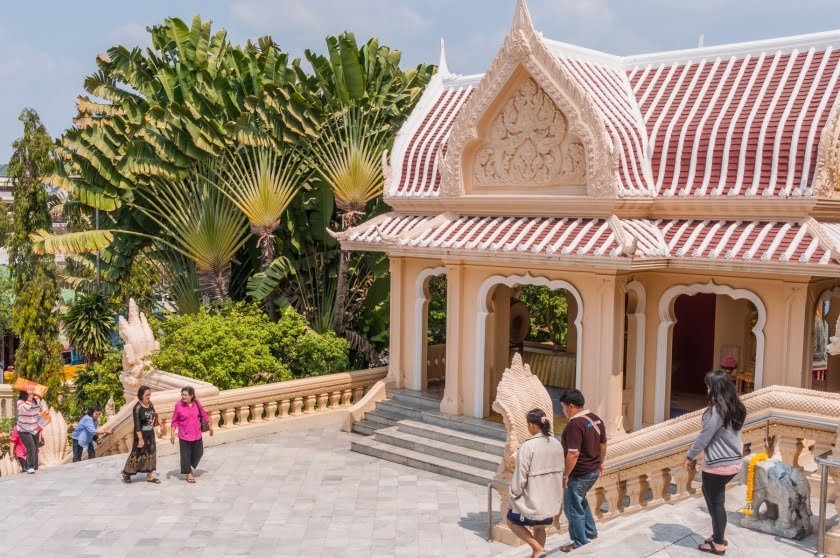 escalier menant autour du phra pathom chedi