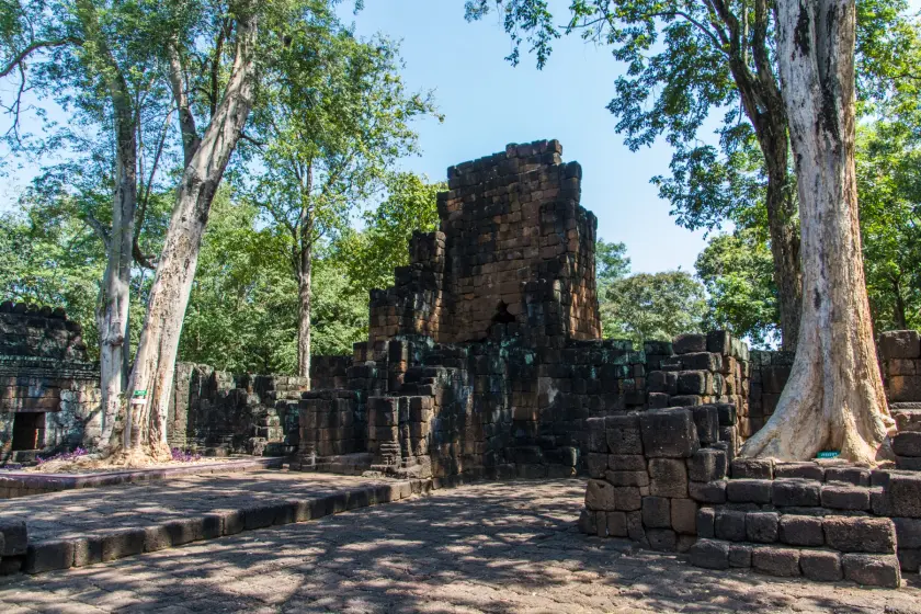 interior khmer ruin prasat muang sing kanchanaburi
