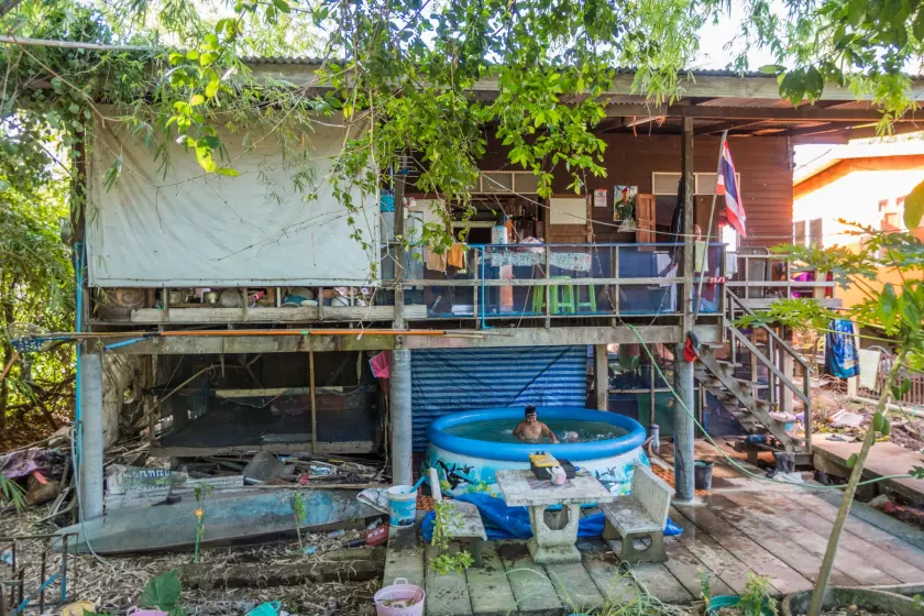 house and swimming pool in ko kret