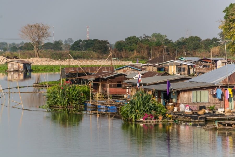 maisons flottantes uthai thani - thailande