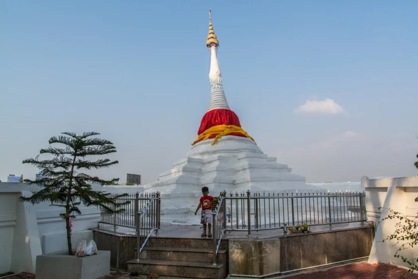phra chedi mu tao ko kret nonthaburi