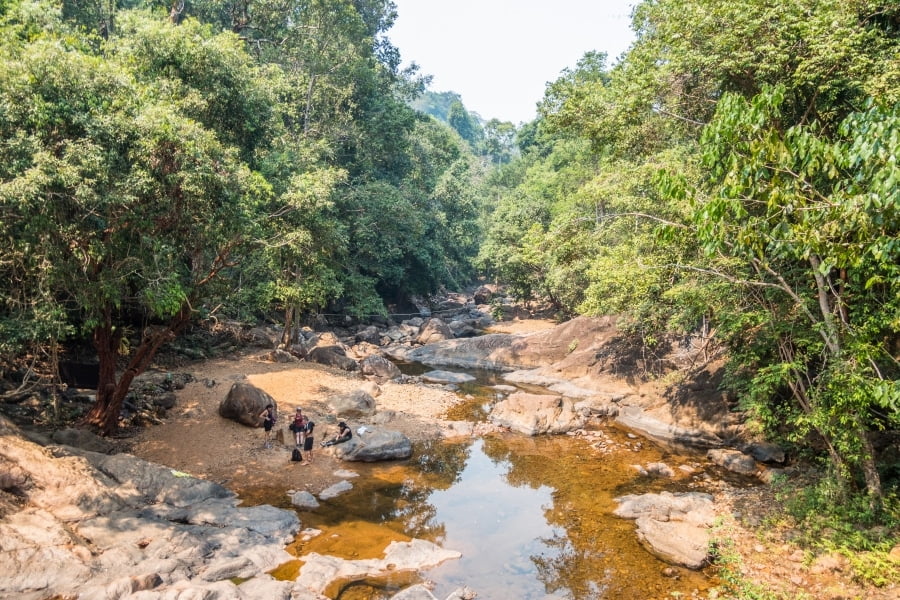 piscine naturelle à la cascade than mayom de ko chang