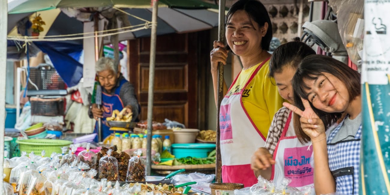 smiles market uthai thani - thailand