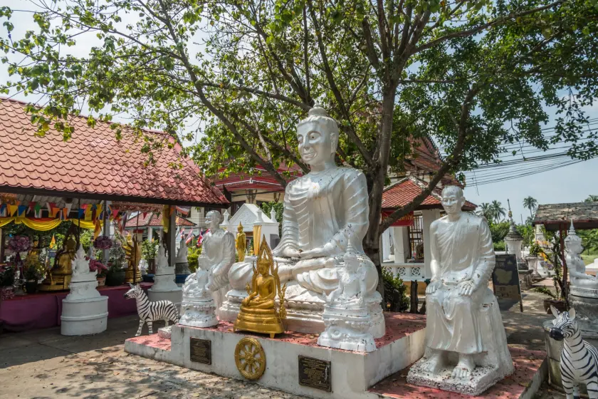 statues temple wat chimphli sutthawat ko kret