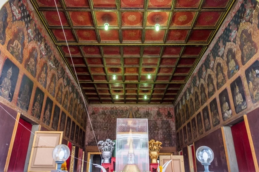 superb hall around phra pathom chedi pagoda