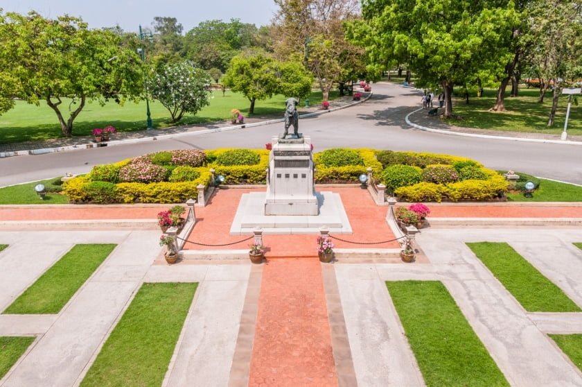 vue sur les jardins palais sanam chan nakhon pathom