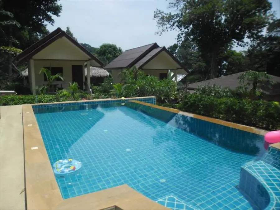 exterior baansanook bungalow ko chang