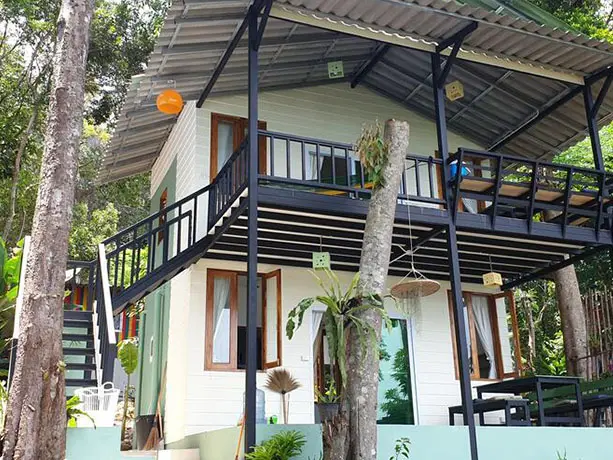 exterior bungalow jeroen jungle view ko chang