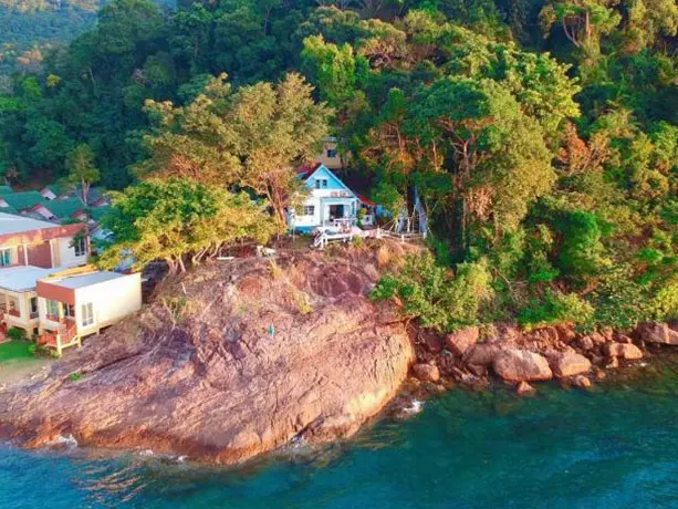 exterior gala guesthouse ko chang