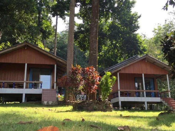 exterior hotel elephant castle ko chang