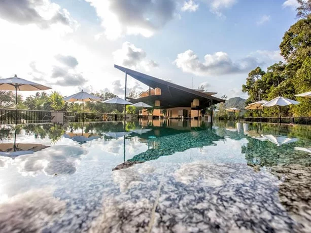 exterior hotel marina sands koh chang