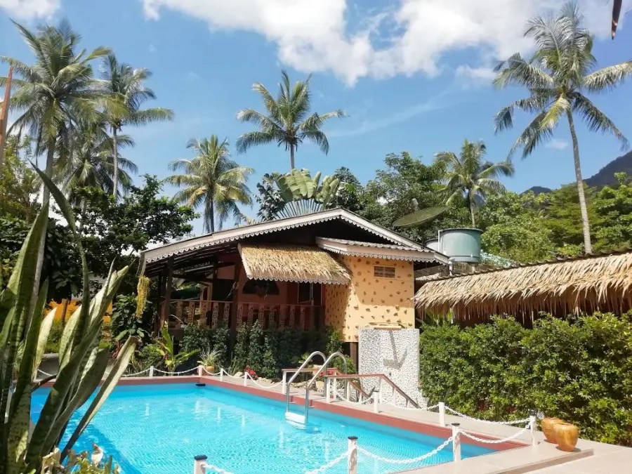 exterior swimming pool hotel macura resort ko chang